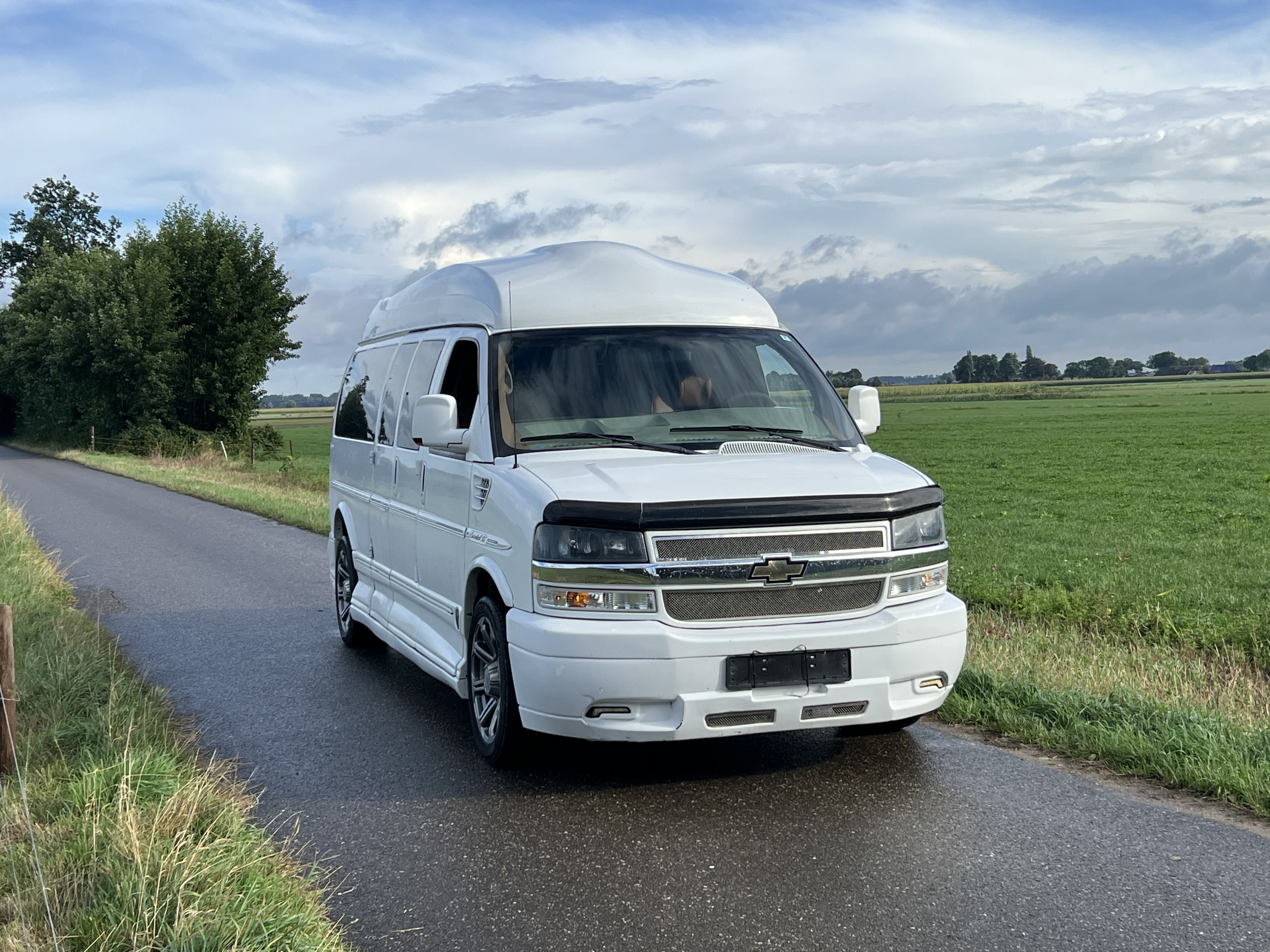 2014 CHEVROLET 2014 CHEVROLET EXPRESS VIP CONVERSION te koop The Big Three Nunspeet